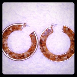 Free People tortoise acrylic earrings